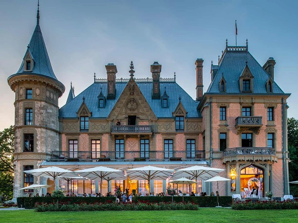 schloss-schadau-restaurant-daemmerung