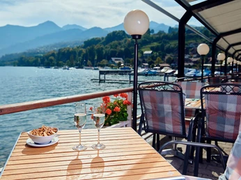 strandhotel-seeblick-terrasse-thunersee