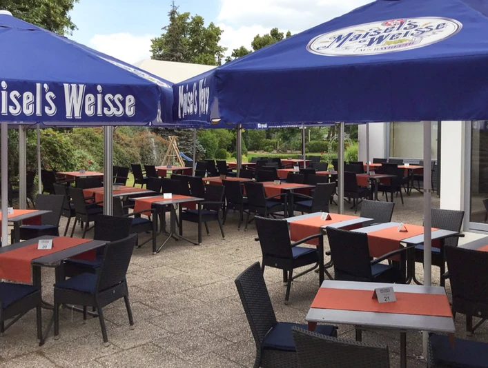 Die Terrasse des Gasthof Prüser in Hellwege Die Terrasse des Gasthof Prüser in HellwegeThe terrace of the Gasthof Prüser in HellwegeTerrassen på Gasthof Prüser i HellwegeHet terras van Gasthof Prüser in Hellwege