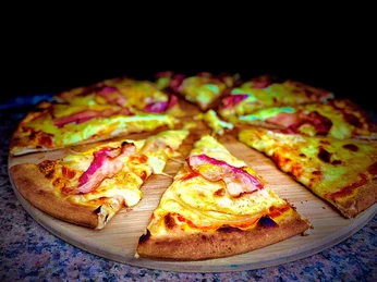 aeschi-pizza-essen-pizza