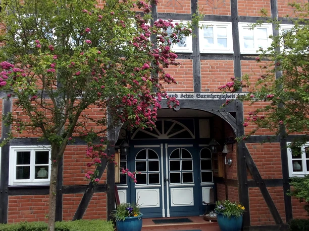 Eingang zum Hofcafé am Heiligen Hain Eingang zum Hofcafé am Heiligen Hain