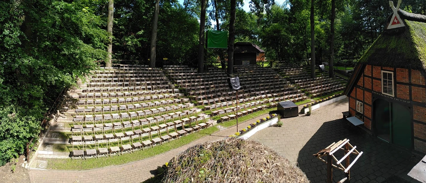 Panormamablick auf die Waldbühne Königshof