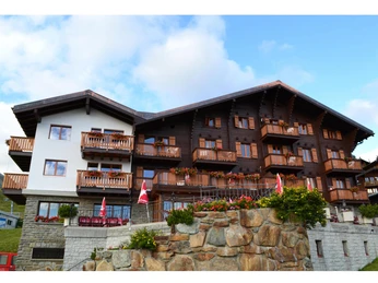 restaurant-hotel-aletsch-bettmeralp-aussenansicht-sommer