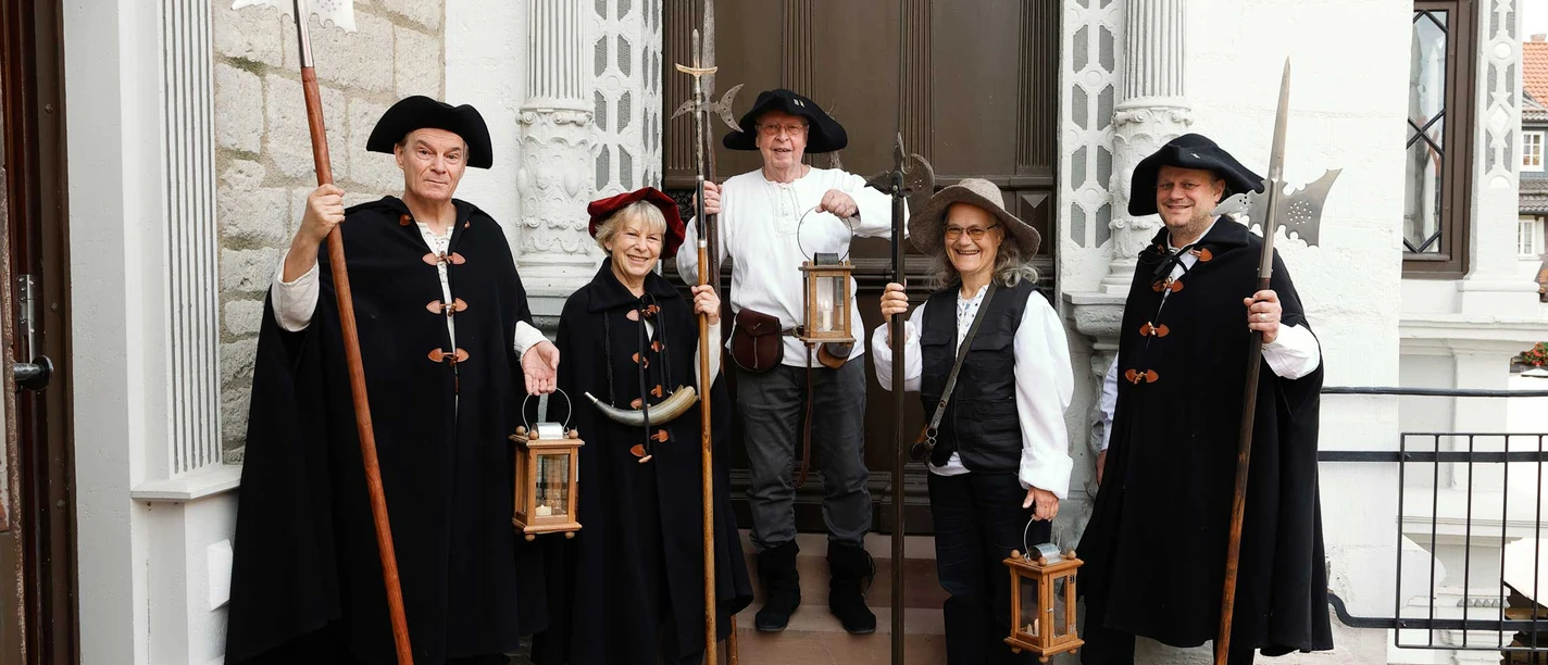 Nachtwächter_Gruppe_Rathaus2_Sommer©-Stadt-Bad-Gandersheim-Hötzel.jpg