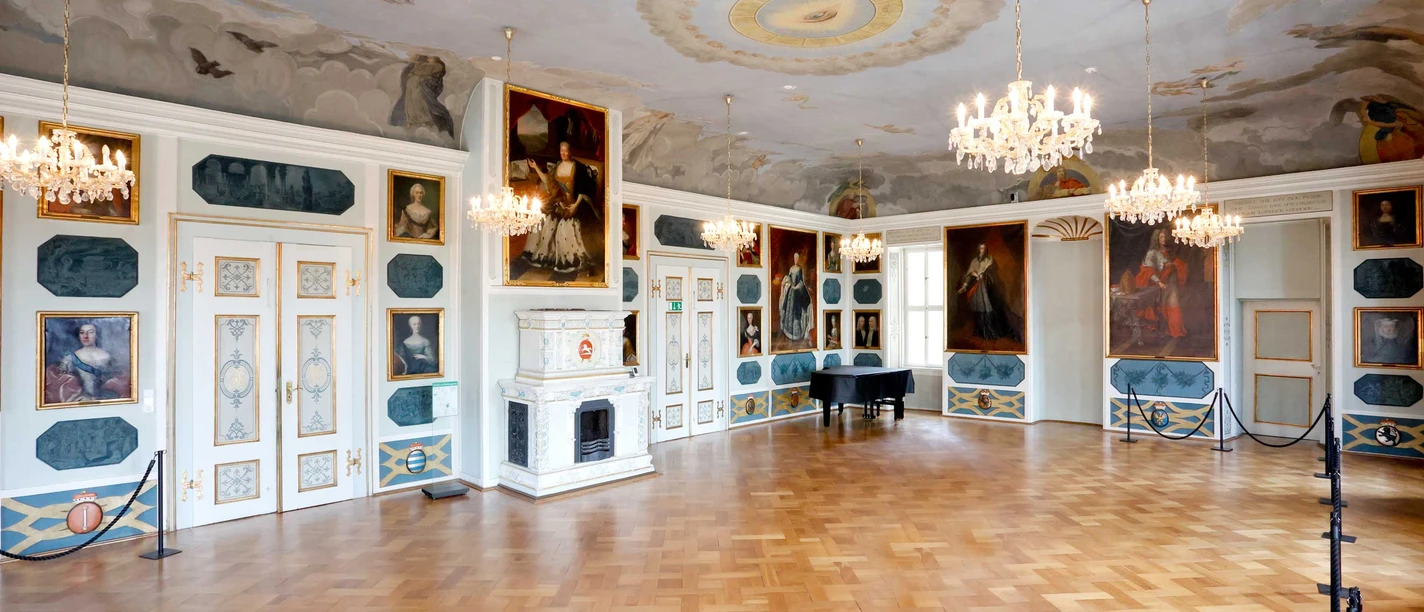 Kaisersaal_Abtei1_Sommer©-Stadt-Bad-Gandersheim-Hötzel.jpg Kaisersaal_Abtei1_Sommer©-Stadt-Bad-Gandersheim-Hötzel.jpg