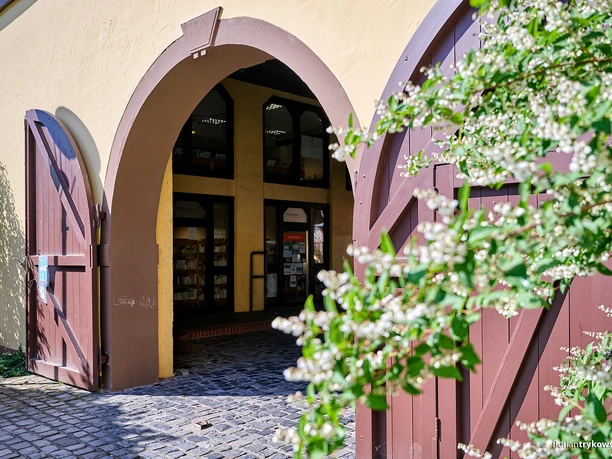 Posthofeingang_Markt_Bücherei
