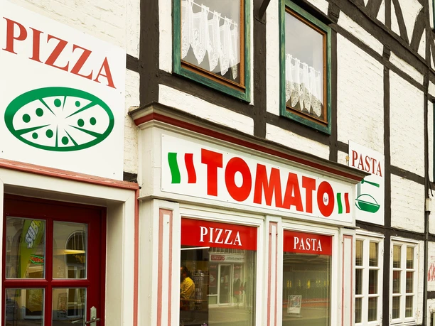 Pizzeria Tomato: Außenansicht Pizzeria Tomato: Außenansicht