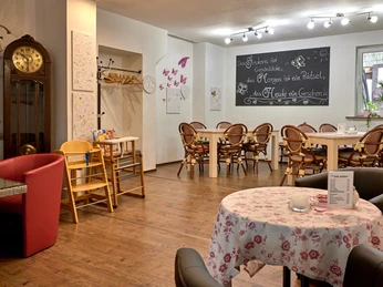 Cafe Zuckerblume Innenansicht Spielecke fuer Kinder