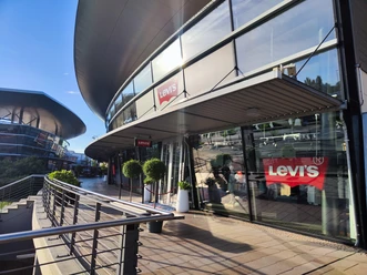 LEVI’S Outlet Shop.jpg