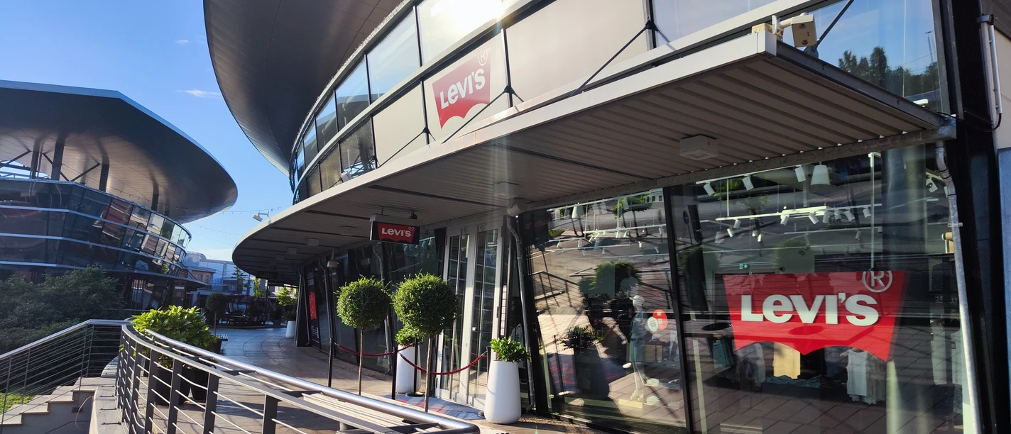LEVI’S Outlet Shop.jpg