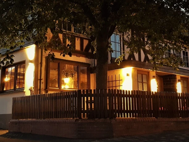 Roastineer Hotel & Steakhouse, Dodenau Sie sehen die Außenansicht des Hotel & Steakhouse Roastineer in Dodenau.