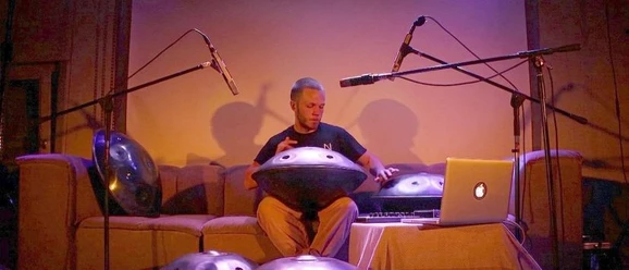 Louis L_Klangwelten der Handpan Louis L_Klangwelten der Handpan
