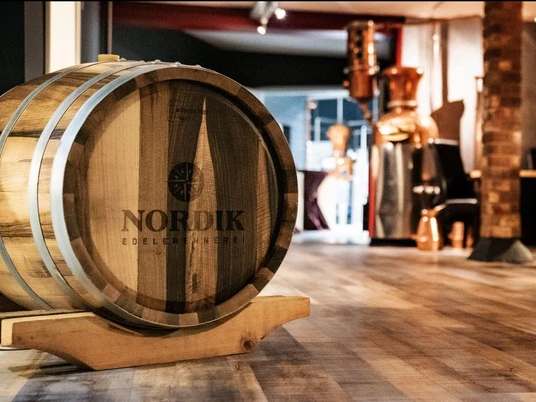 Nordik Walnussfaß