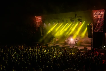 Volk im Schloss Konzert bei „Volk im Schloss“ mit Bühne