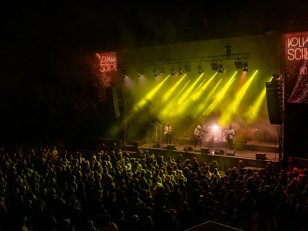 Volk im Schloss Konzert bei „Volk im Schloss“ mit Bühne