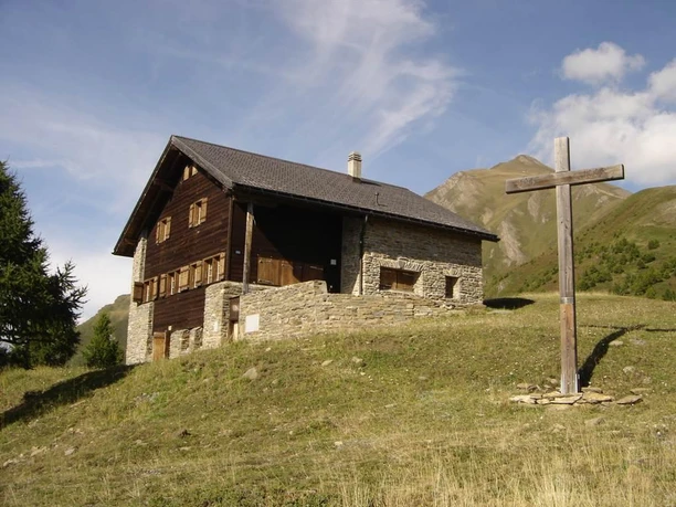Hütte m. Kreuz SO
