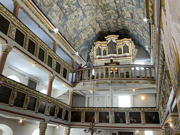 Kirche Ausbach innen.jpg