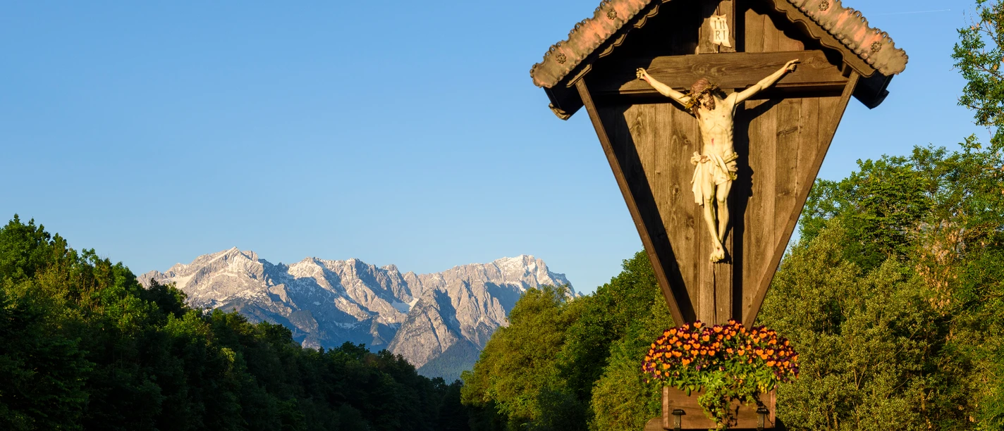 Loisachbrücke Oberau mit Blick zum Wettersteinmassiv