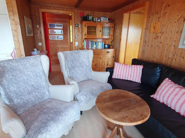 2 Wohnzimmer