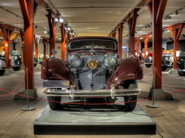 Fahrzeug in der SCHATZKAMMER PS.SPEICHER in Einbeck Historischer Mercedes-Benz Oldtimer in der SCHATZKAMMER PS.SPEICHER in Einbeck.