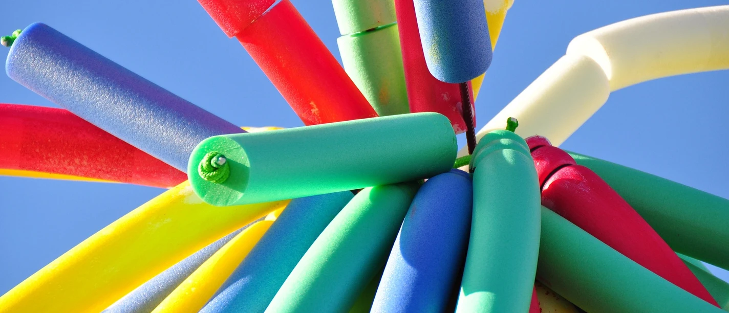 Schwimmhilfe | Beispielbild Schwimmnudel
