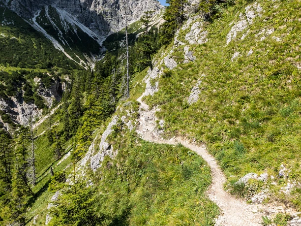 Lakaeiensteig steiler Pfad zum Soiernhaus