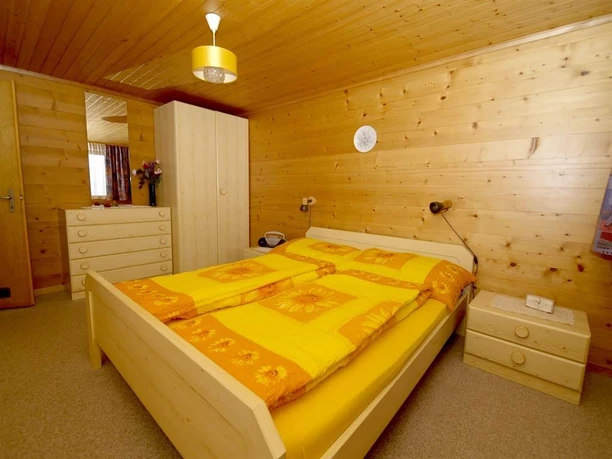 Schlafzimmer 4