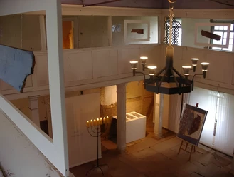 Sternenbretter in der Vöhler Synagoge