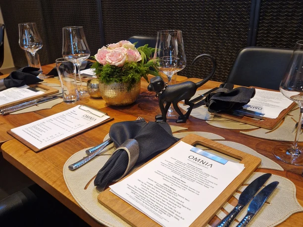 Wine & Dine