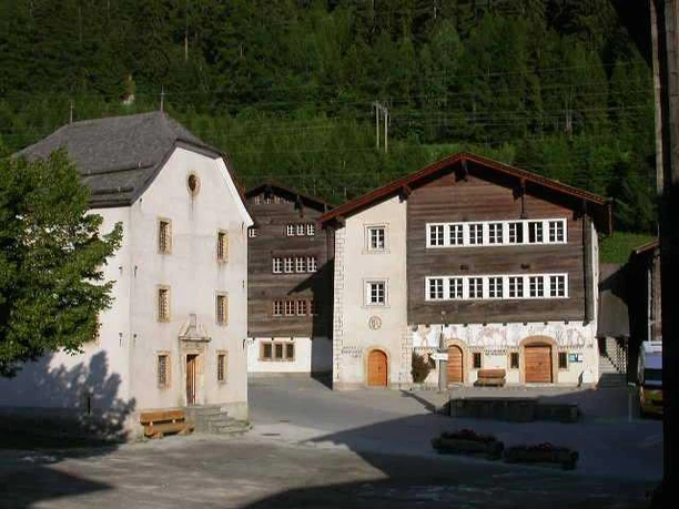 Dorfplatz u. Ratshaus