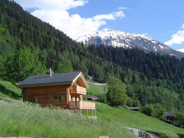 Chalet im Sommer