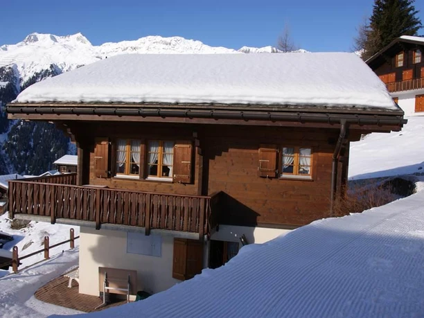 Bellwald-Chalet-Chnpfli-Ostansicht