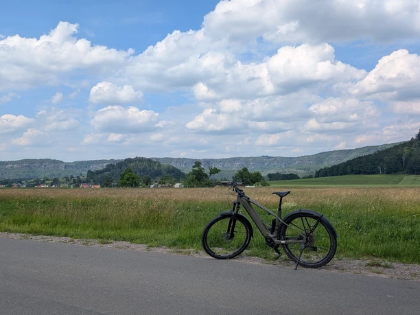 Aussicht auf Kaiserkrone, Zirkelstein und Schrammsteinwände von Reuterhof kurz vor Reinhardtsdorf Schöna