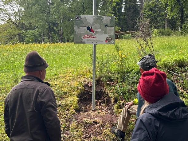 Erstes Infoschild - Gib uns Raum & Ruhe