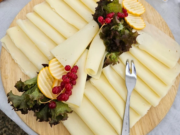 Regionale Produkte beim Brunch auf dem Löcherhansenhof
