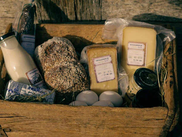 senggihof-verkauf-lebensmittel-holzkiste.jpg