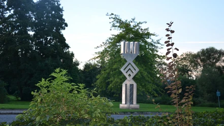 Skulptur Stadtzeichen von O.-H. Hajek