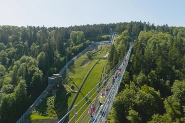 Blick auf Skywalk und Mühlenkopfschanze