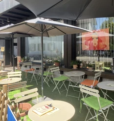 Außenansicht Café