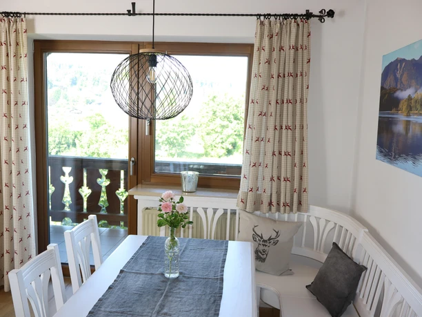 Dorfblick Tisch