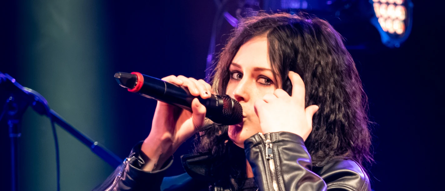 Live copyright RAVYN.jpg