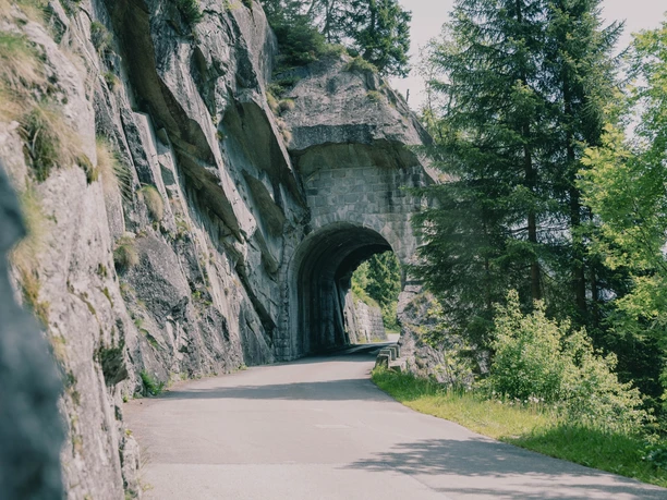 Tunnel auf Weg Richtung Göscheneralp