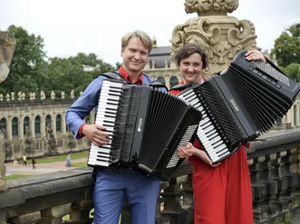 Akkordeonduo Elena und Ruslan Kratschkowski