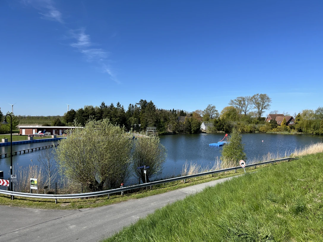 Naturfreibad Krummendeich.JPG