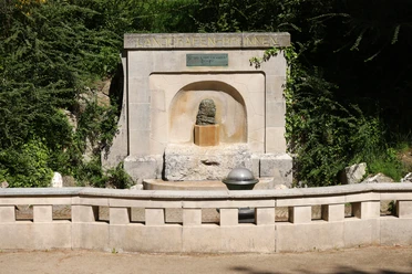 Bad Homburg - Kurpark Frühling - Landgrafenbrunnen