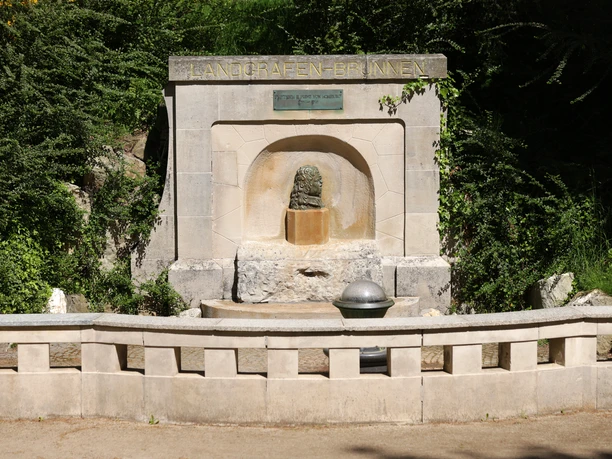 Bad Homburg - Kurpark Frühling - Landgrafenbrunnen