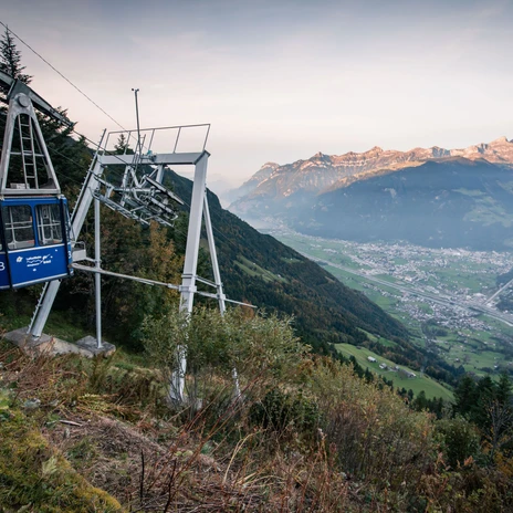 large_-Luftseilbahn Brüsti.jpg