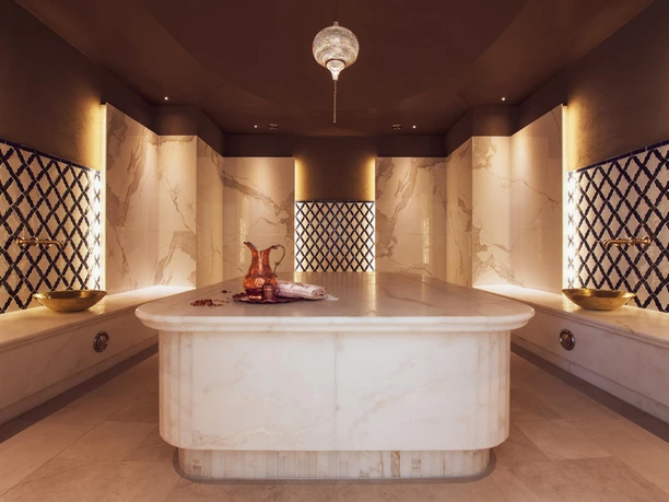 Das James Hamam
