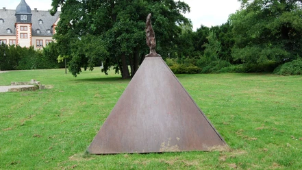 Skulptur Pappelpyramide von Stefan Pietryga