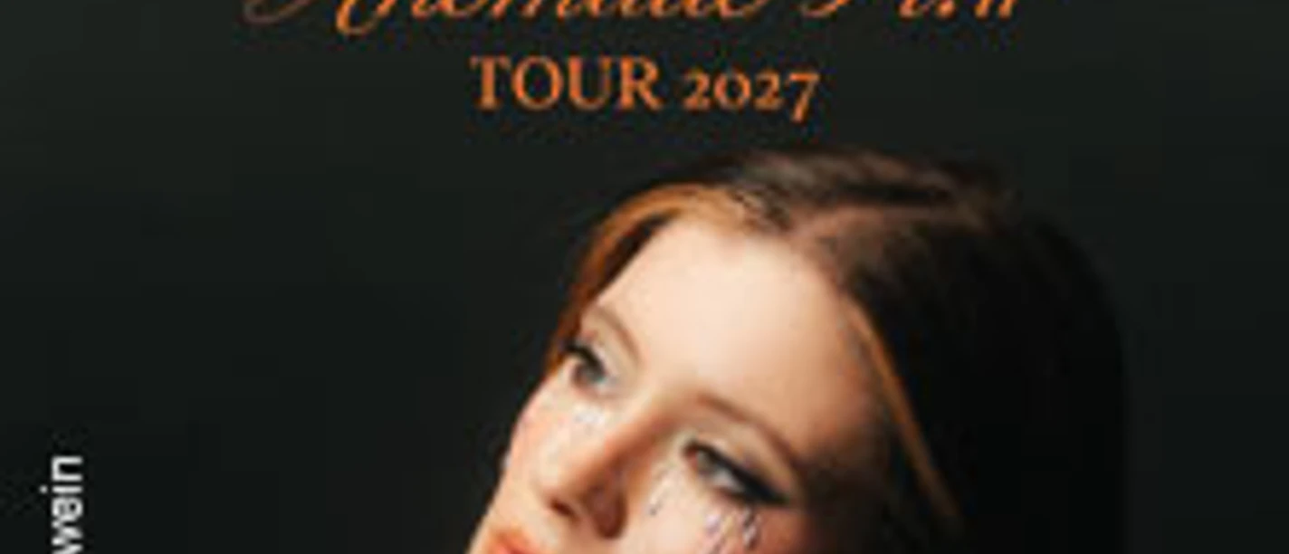Tourplakat zu Madeline Junos Anomalie Pt. II Tour 2027 mit Porträt der Sängerin